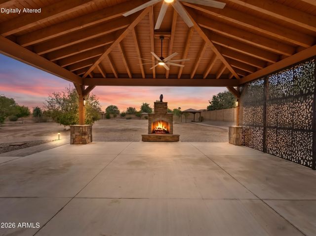 249 E PASO FINO Way, San Tan Valley, AZ 85143