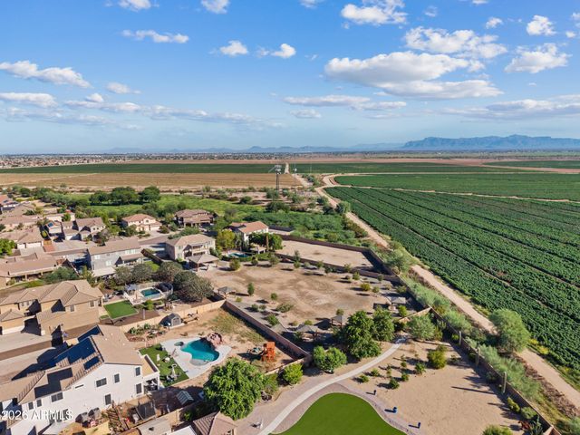 249 E PASO FINO Way, San Tan Valley, AZ 85143