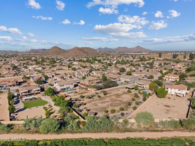 249 E PASO FINO Way, San Tan Valley, AZ 85143