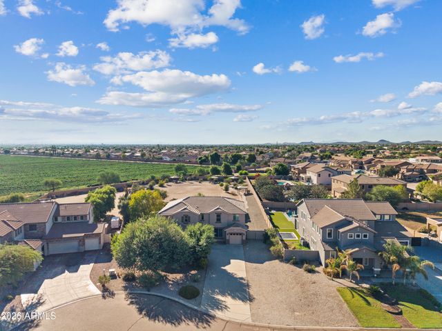 249 E PASO FINO Way, San Tan Valley, AZ 85143