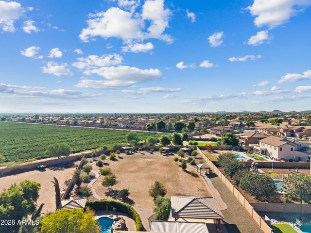 249 E PASO FINO Way, San Tan Valley, AZ 85143