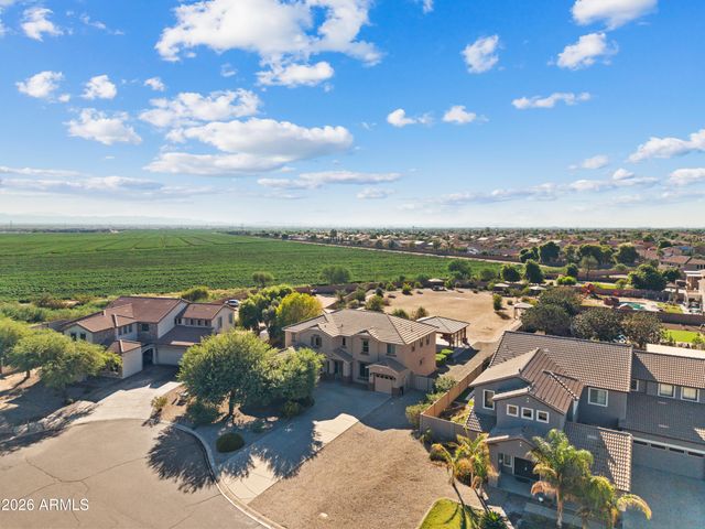 249 E PASO FINO Way, San Tan Valley, AZ 85143