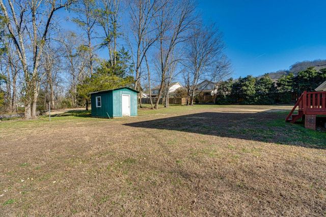 6025 Amber Brook Drive, Hixson, TN 37343