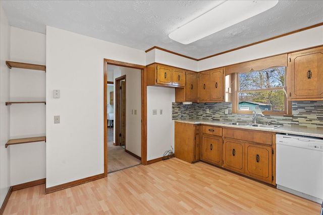 6025 Amber Brook Drive, Hixson, TN 37343