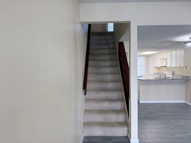 7514 COLONIAL COURT, Tampa, FL 33615
