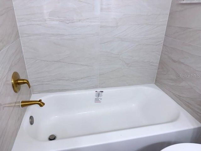 7514 COLONIAL COURT, Tampa, FL 33615