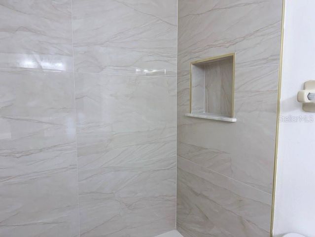 7514 COLONIAL COURT, Tampa, FL 33615