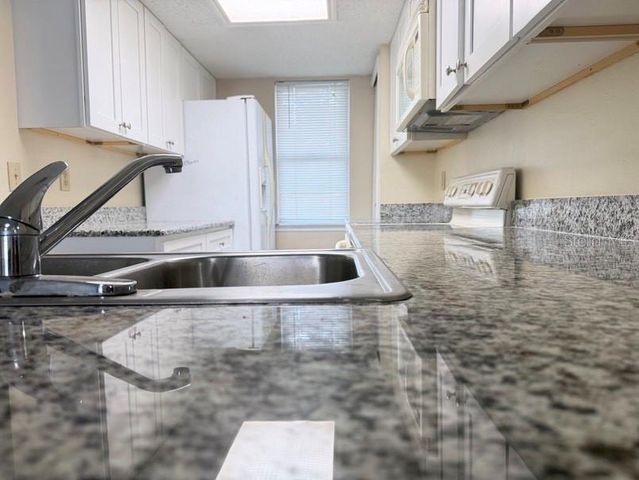 7514 COLONIAL COURT, Tampa, FL 33615