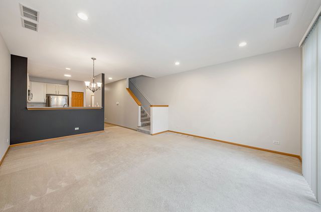 708 Woodewind Drive, Naperville, IL 60563