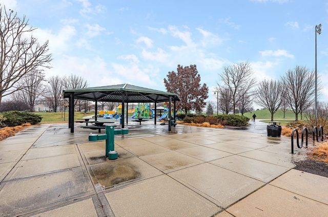 708 Woodewind Drive, Naperville, IL 60563