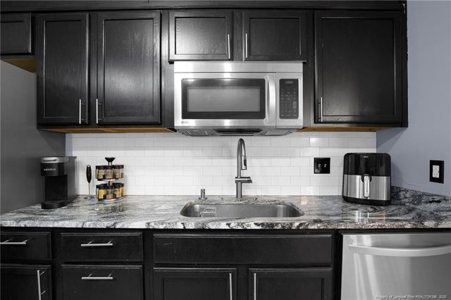3855 Sturbridge Drive, Hope Mills, NC 28348