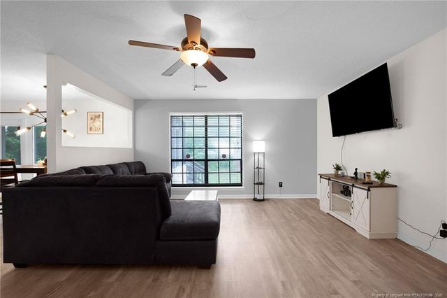 3855 Sturbridge Drive, Hope Mills, NC 28348