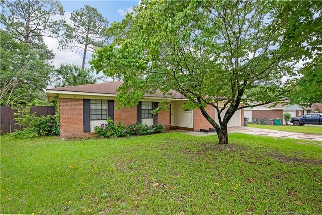 3855 Sturbridge Drive, Hope Mills, NC 28348