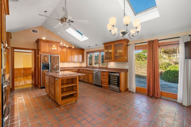 5 Pebble Place, Stoneham, MA 02180