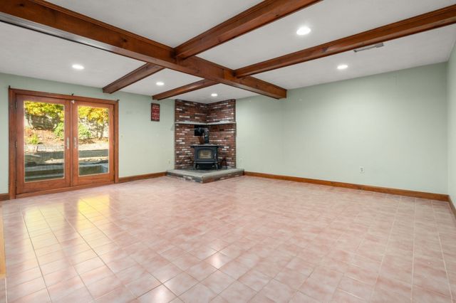 5 Pebble Place, Stoneham, MA 02180