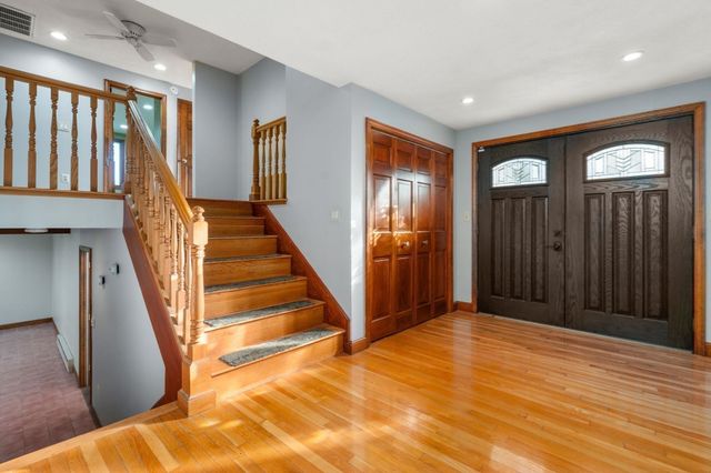5 Pebble Place, Stoneham, MA 02180