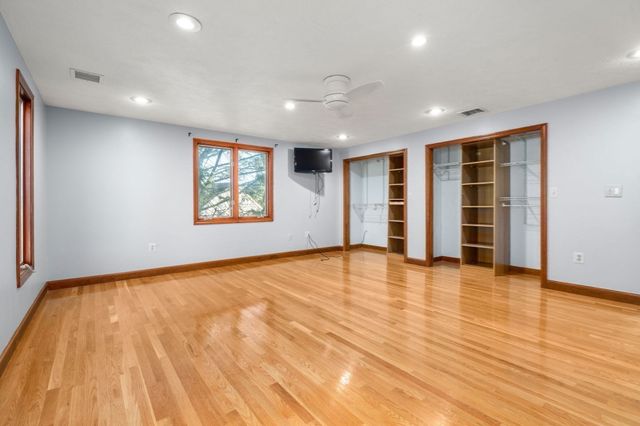 5 Pebble Place, Stoneham, MA 02180