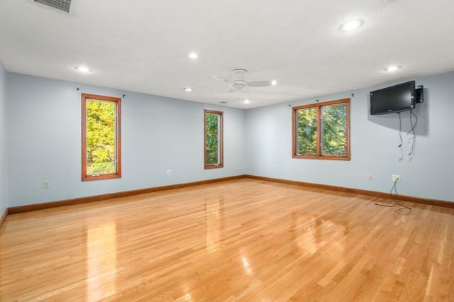 5 Pebble Place, Stoneham, MA 02180