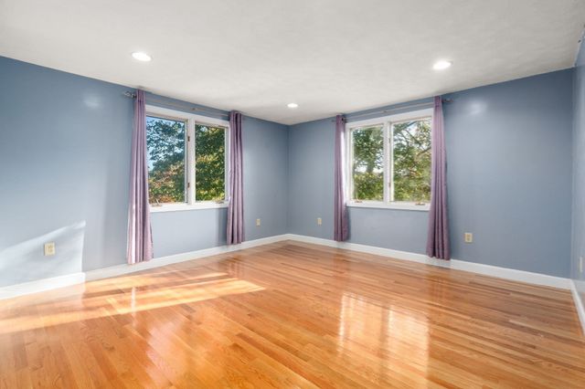 5 Pebble Place, Stoneham, MA 02180