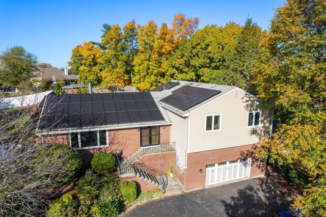 5 Pebble Place, Stoneham, MA 02180