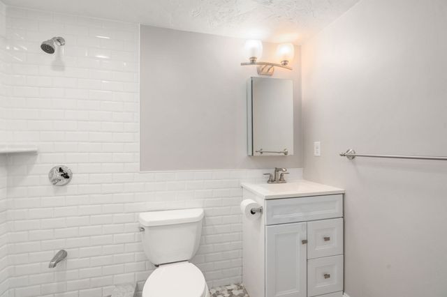 5 Pebble Place, Stoneham, MA 02180