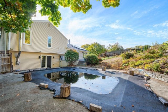 5 Pebble Place, Stoneham, MA 02180