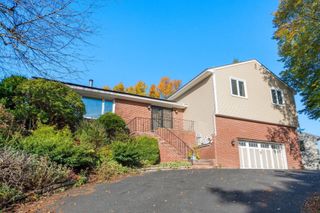 5 Pebble Place, Stoneham, MA 02180