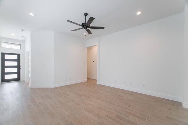 10566 Wild Chives, Conroe, TX 77385