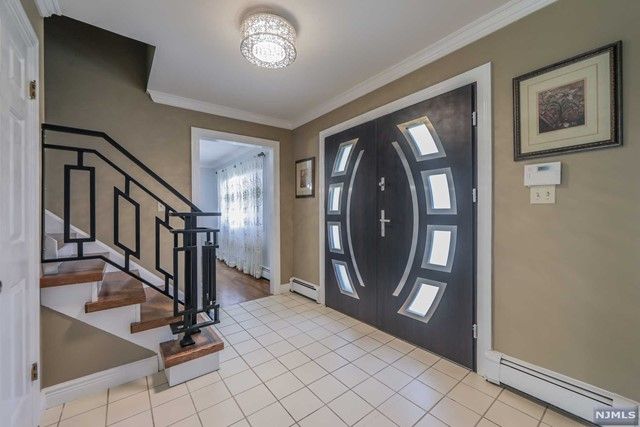 41 Roosevelt Avenue, North Haledon, NJ 07508
