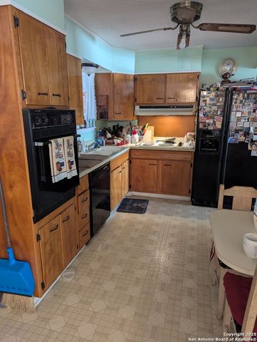 359 Kate Schenck, San Antonio, TX 78223