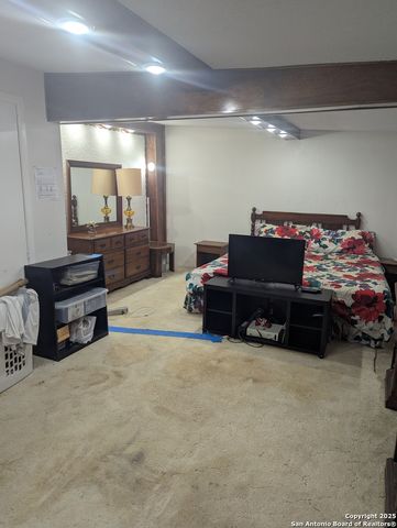 359 Kate Schenck, San Antonio, TX 78223