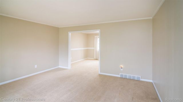 21824 RATHLONE Drive S, Novi, MI 48167