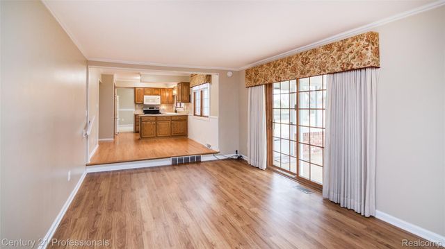 21824 RATHLONE Drive S, Novi, MI 48167