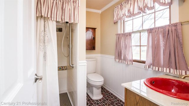 21824 RATHLONE Drive S, Novi, MI 48167