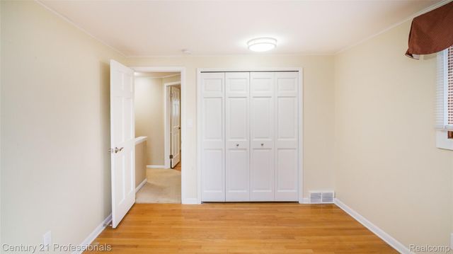 21824 RATHLONE Drive S, Novi, MI 48167