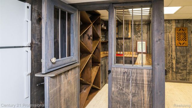 21824 RATHLONE Drive S, Novi, MI 48167