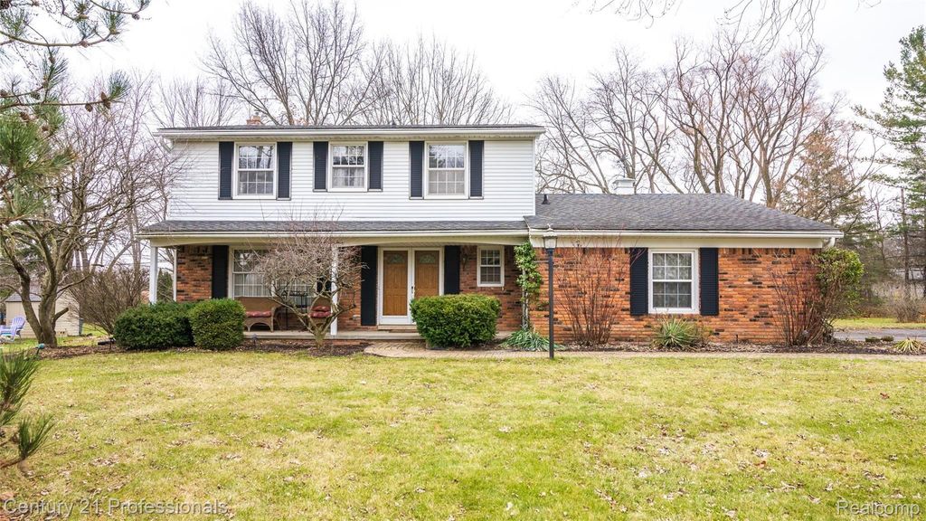 21824 RATHLONE Drive S, Novi, MI 48167