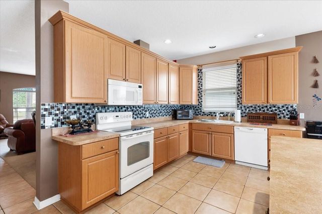 5742 48TH STREET CIRCLE E, Bradenton, FL 34203