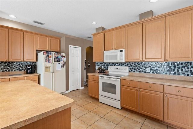 5742 48TH STREET CIRCLE E, Bradenton, FL 34203