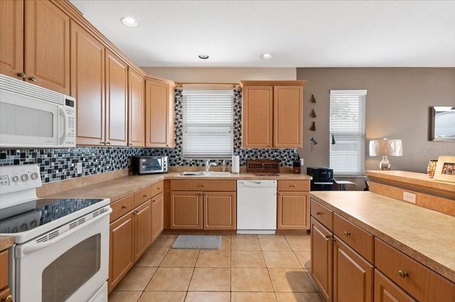 5742 48TH STREET CIRCLE E, Bradenton, FL 34203