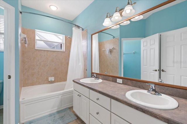 5742 48TH STREET CIRCLE E, Bradenton, FL 34203