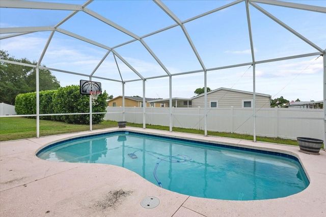 5742 48TH STREET CIRCLE E, Bradenton, FL 34203