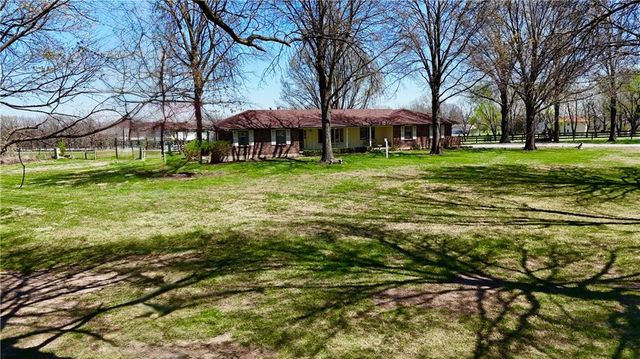 5460 W 175th Street, Stilwell, KS 66608