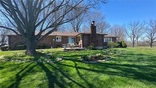 5460 W 175th Street, Stilwell, KS 66608