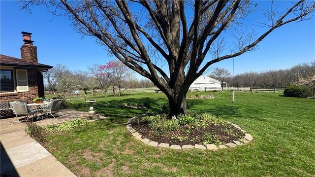5460 W 175th Street, Stilwell, KS 66608