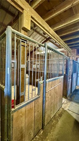 5460 W 175th Street, Stilwell, KS 66608