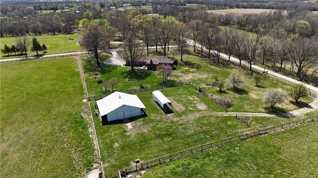 5460 W 175th Street, Stilwell, KS 66608