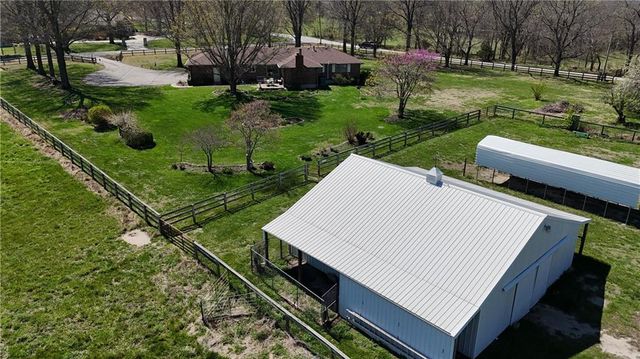 5460 W 175th Street, Stilwell, KS 66608