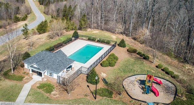 136 Penry Lane, Clemmons, NC 27012