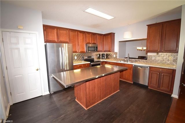 136 Penry Lane, Clemmons, NC 27012
